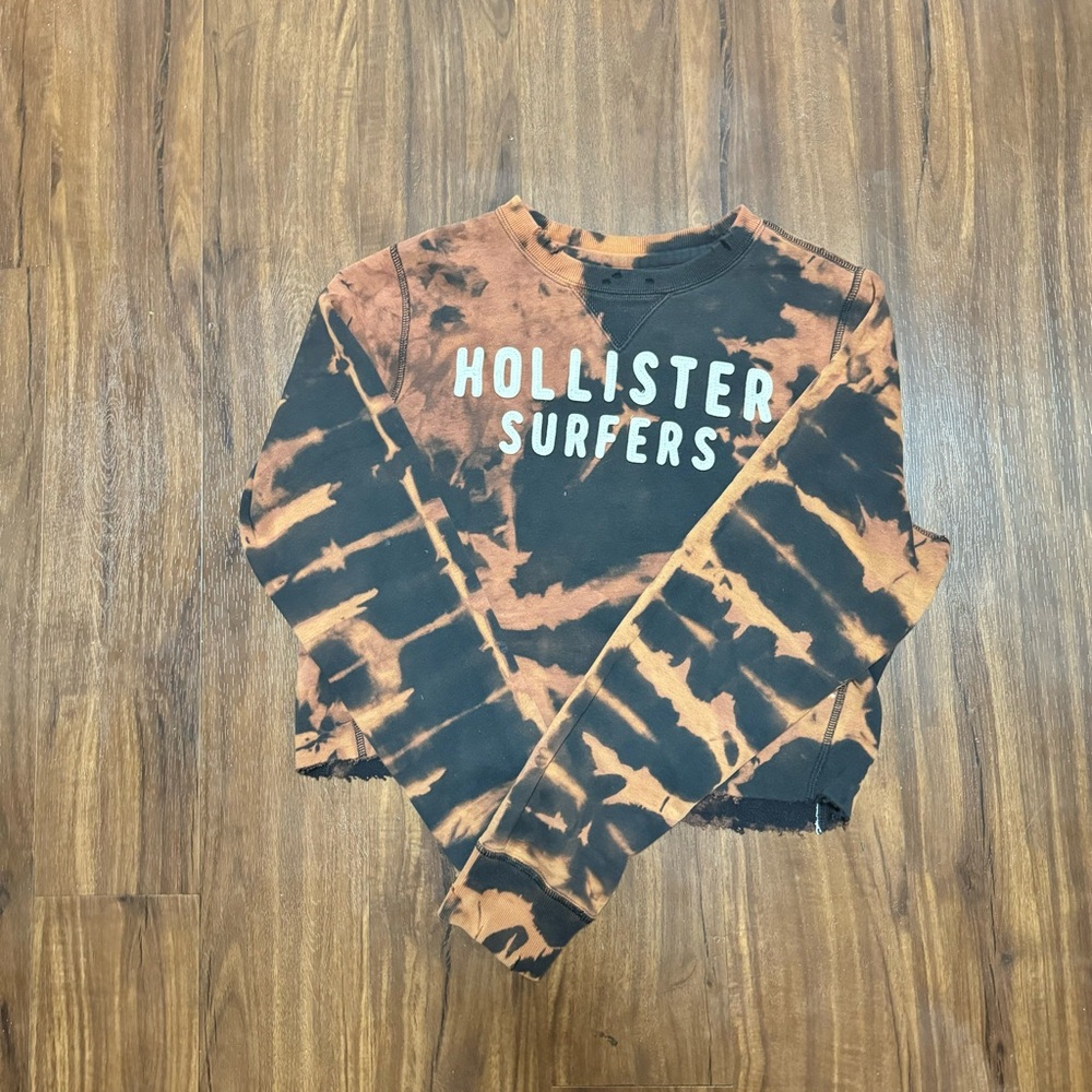 Hollister cropped crew neck sweatshirt